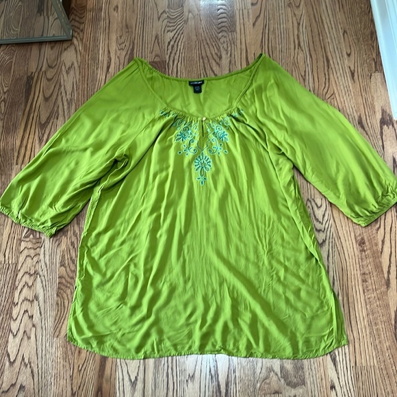 Lane Bryant Green Embroidered Women's Top - Picture 2 of 7